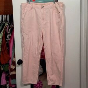 🧁B2G1🧁 American Eagle Blush Pink Short Mom Jeans